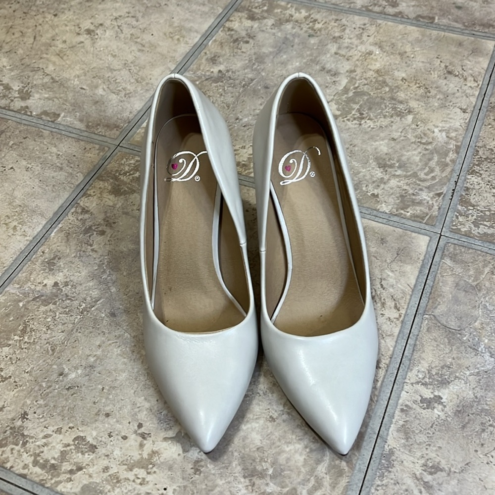 Heels - Picture 2 of 4